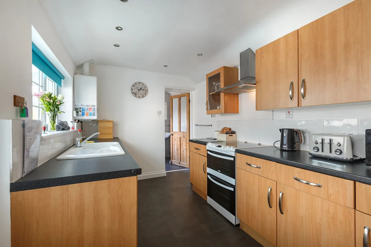 Detached Coastal Three Bedroom Cottag, photo 4