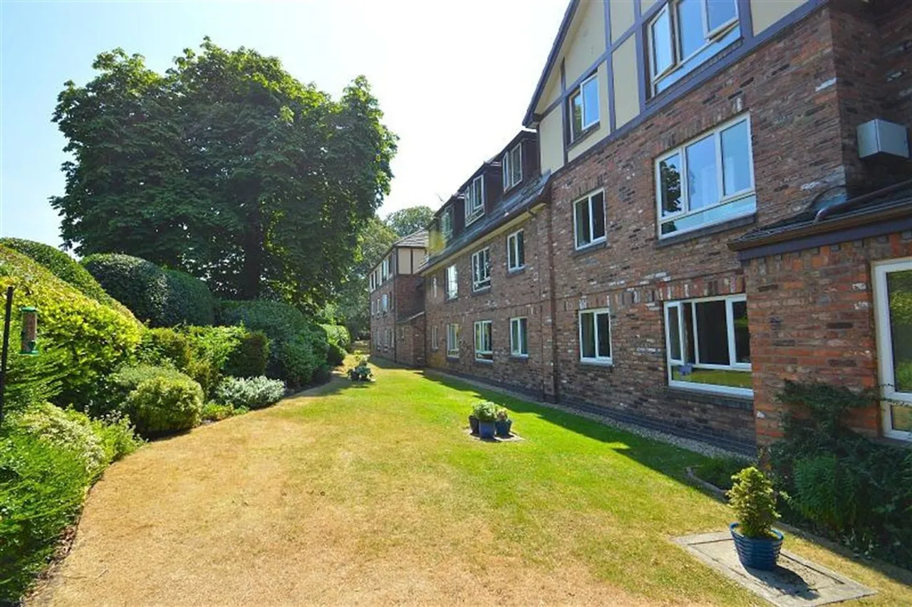 Beechwood Tabley Road, Knutsford, photo 14