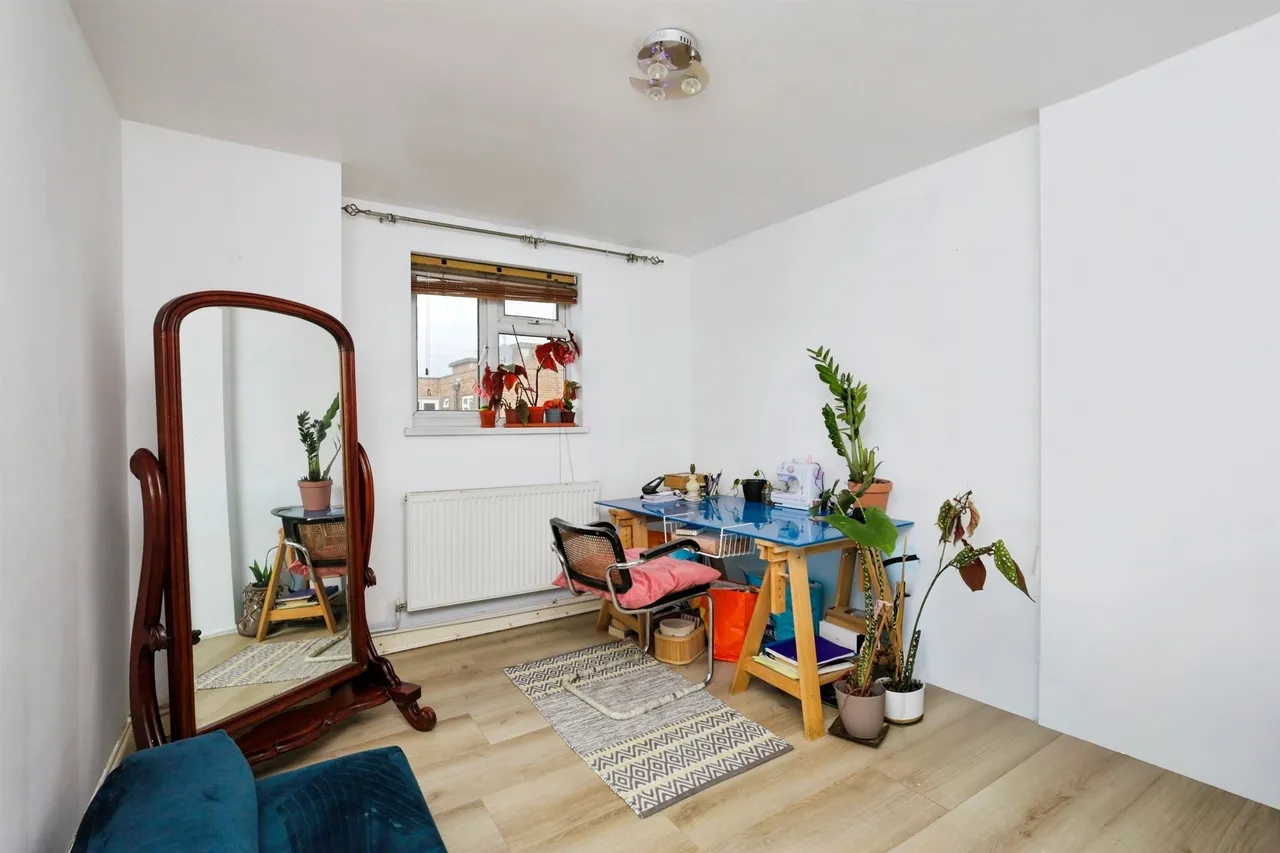 Leslie Street, Eastbourne, photo 11