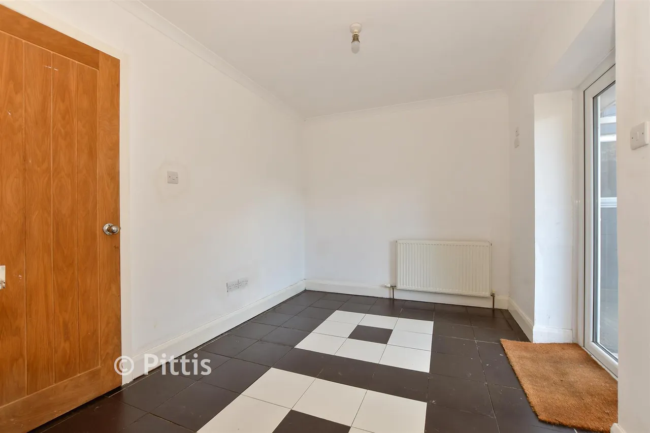 Rectory Close, Wootton Bridge, PO33, photo 7