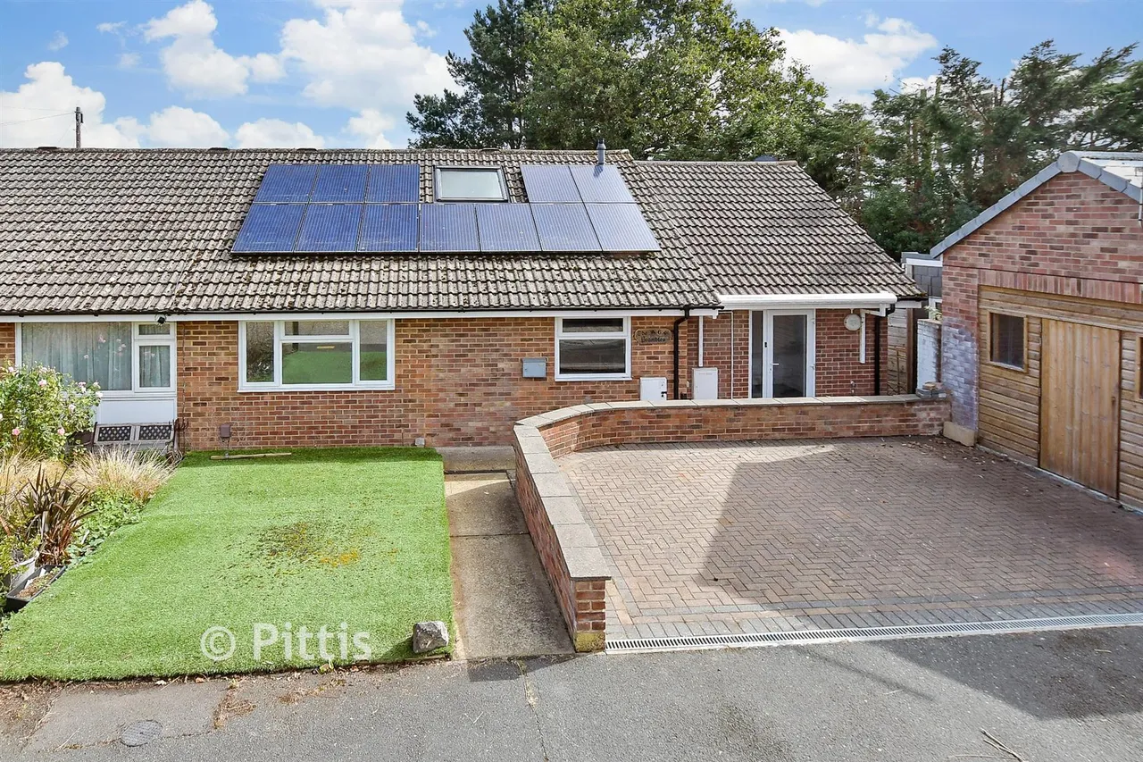 3 bed house for sale, Rectory Close, Wootton Bridge, PO33
