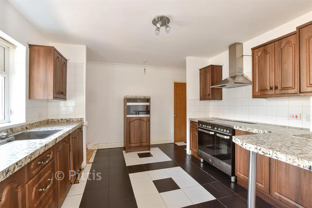 Rectory Close, Wootton Bridge, PO33, photo 4