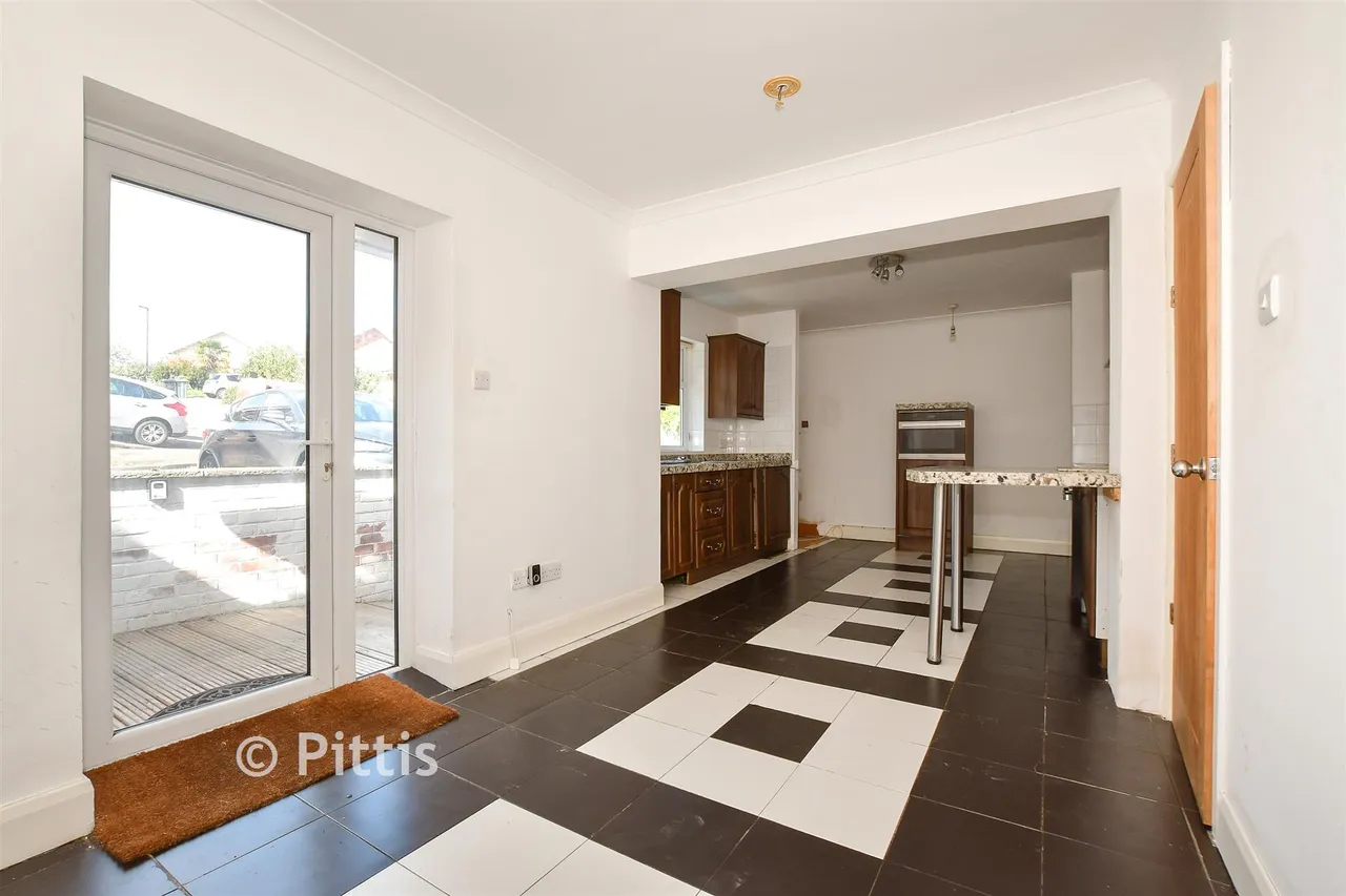 Rectory Close, Wootton Bridge, PO33, photo 2