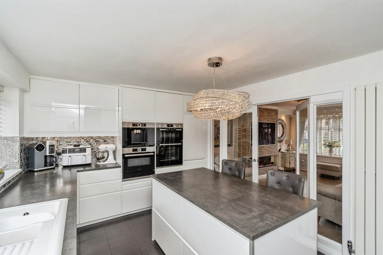 Wooding Crescent, Tipton, photo 3