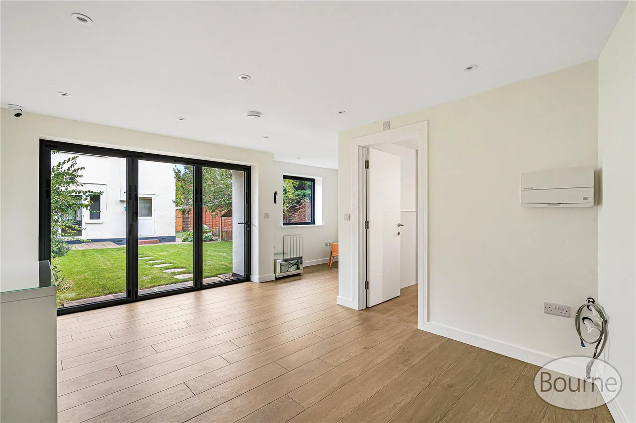 Oriental Road, Woking, GU22, photo 9