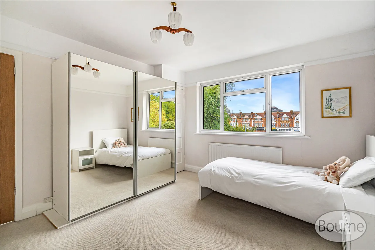 Oriental Road, Woking, GU22, photo 6