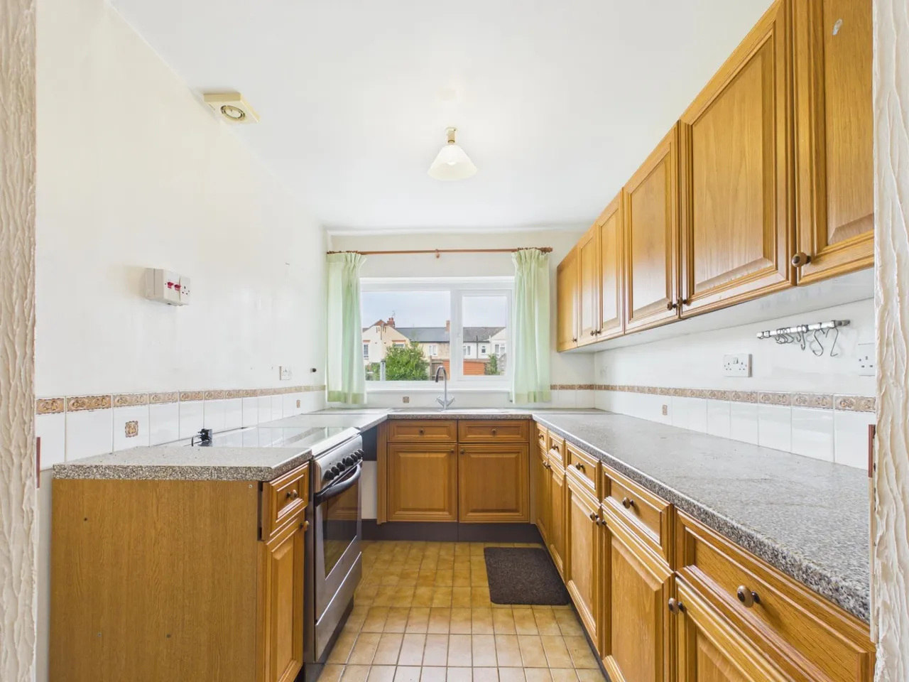 Fifth Avenue, Cosham, PO6, photo 7
