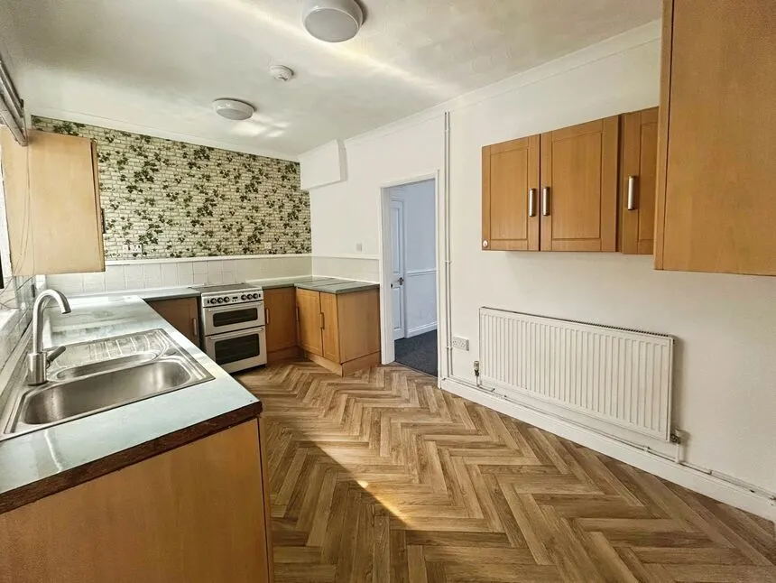 Amos Lane, Wolverhampton, West Midlands, WV11, photo 5