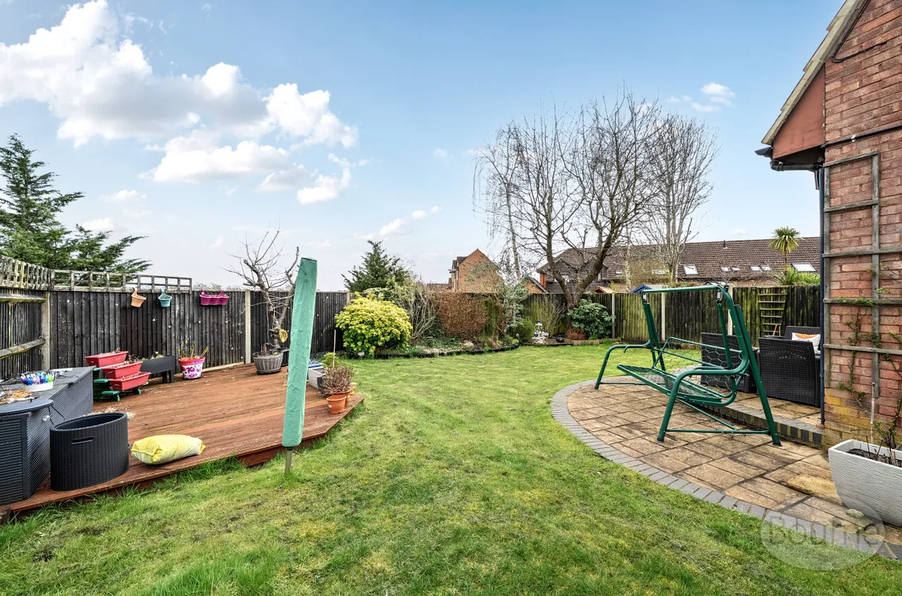 Roundthorn Way, Goldsworth Park, GU21, photo 18