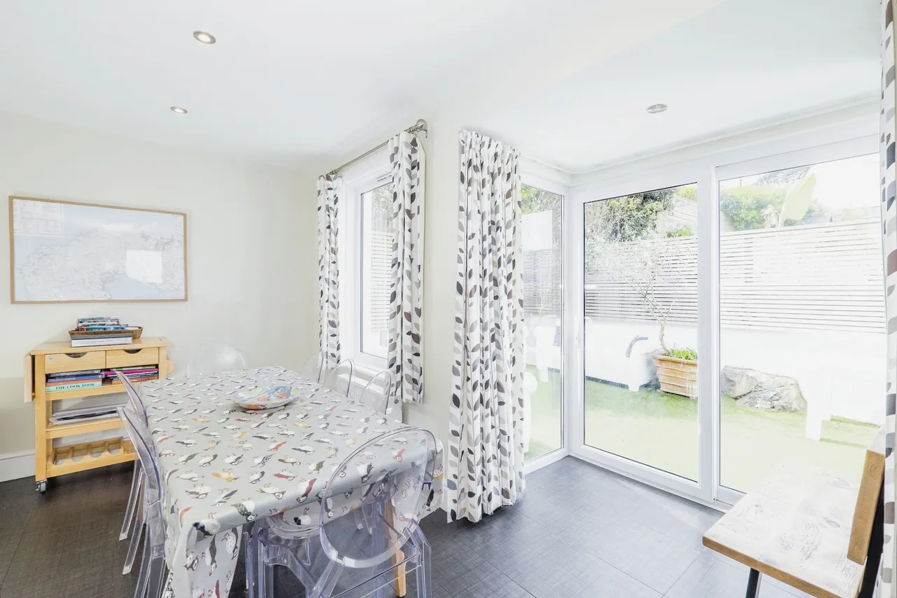 Park Avenue, St. Ives, TR26, photo 5