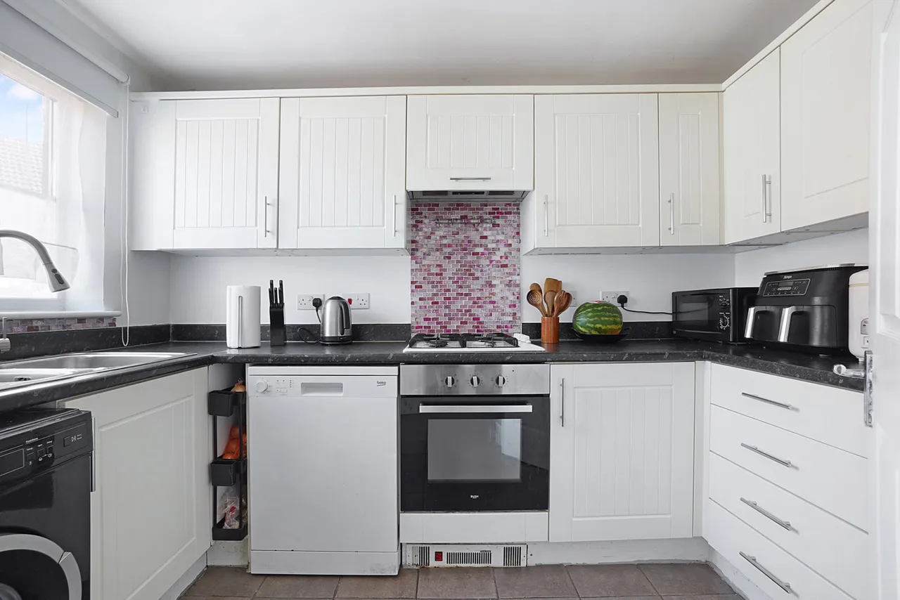 Manisty Court, Kemsley, ME10, photo 2