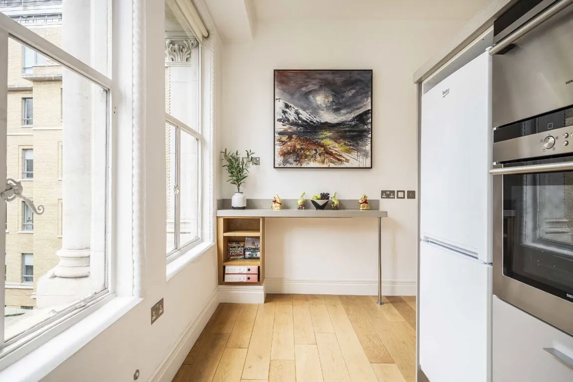 Lothbury, EC2R, photo 13