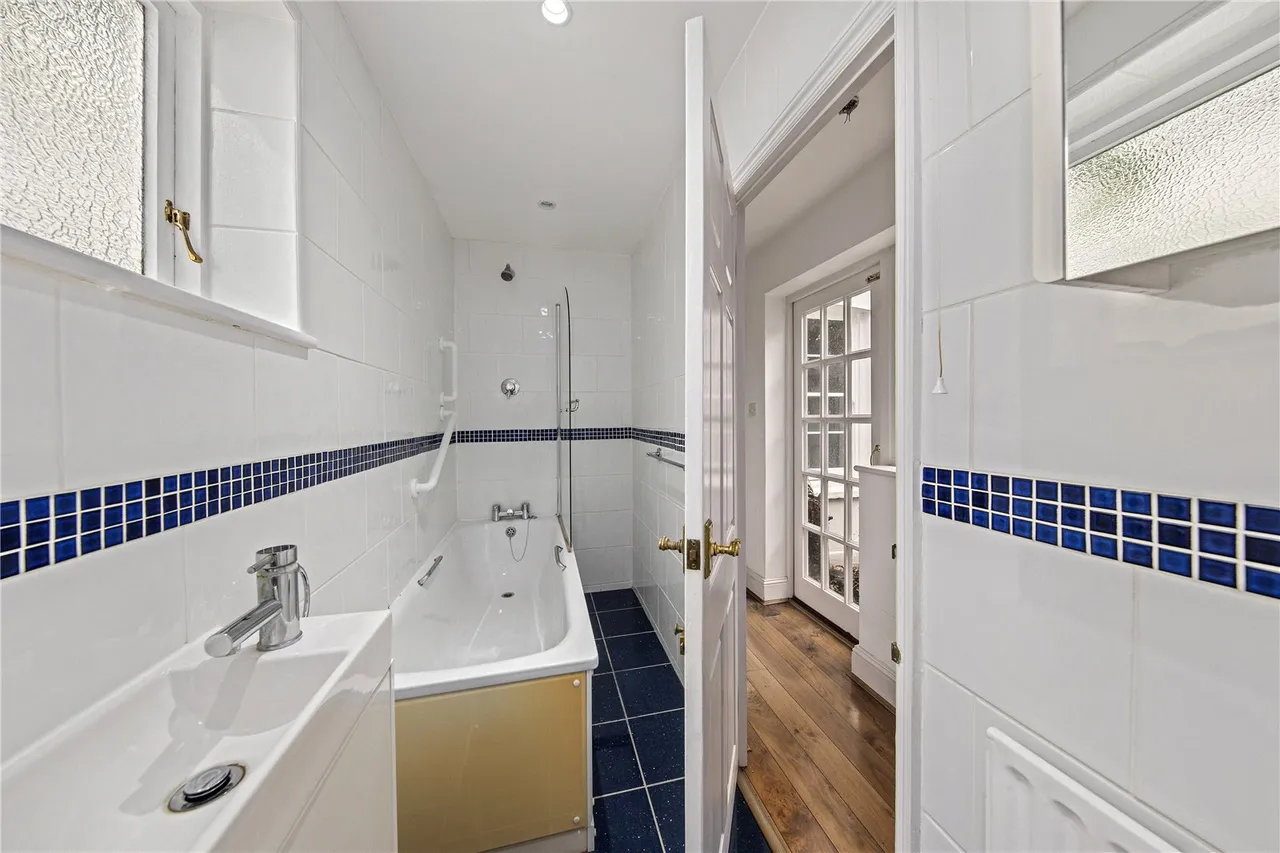 Wiggins Lane, Richmond, TW10, photo 9