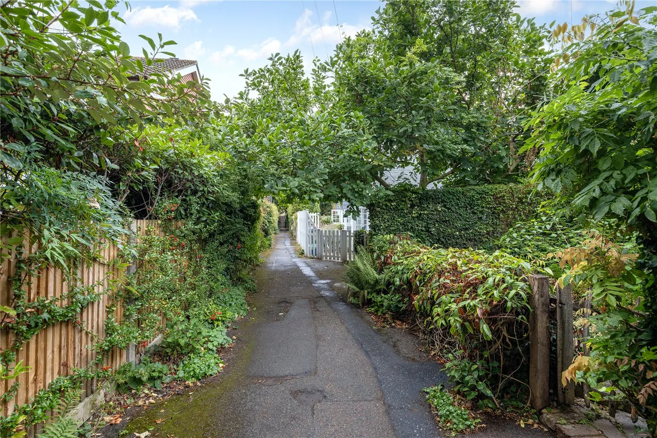 Wiggins Lane, Richmond, TW10, photo 10