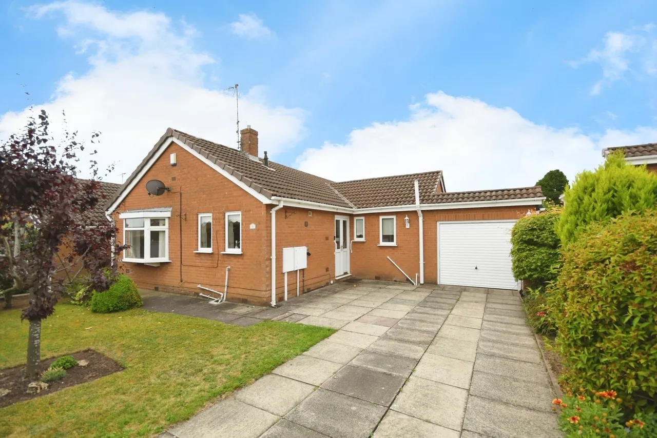 3 bed house for sale — Hawksworth Avenue, Forest Town, Mansfield, Nottinghamshire, NG19