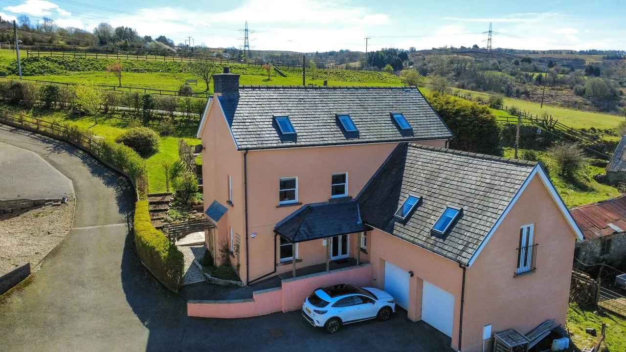 Penyffyddlwyn Lane, Llanelly Hill, NP7, photo 47