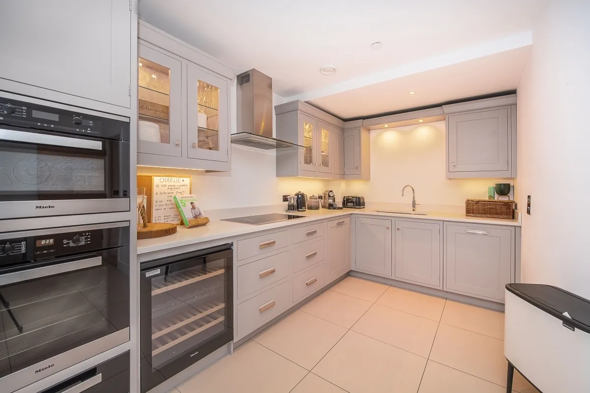 Upper Richmond Road London SW15, photo 8