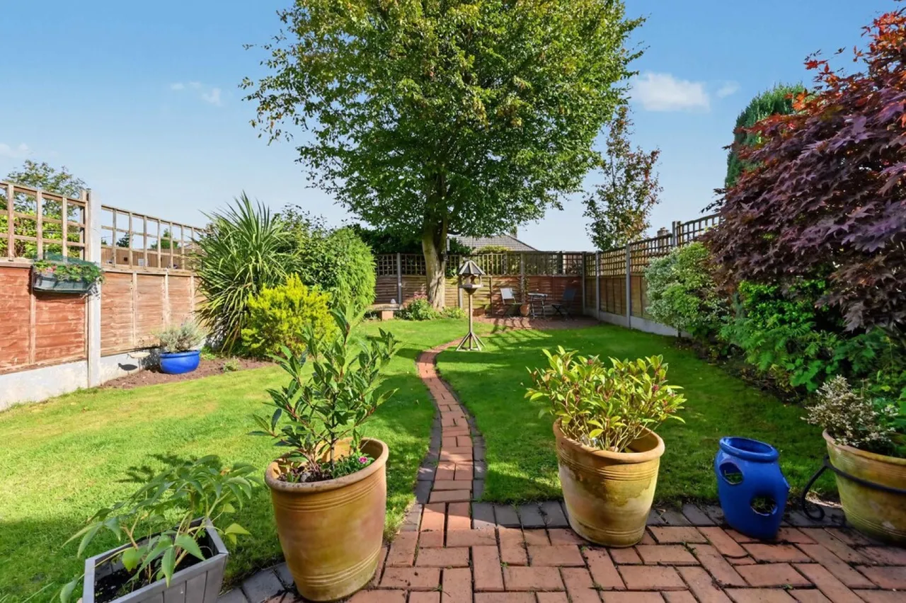 Jasper Close, Newcastle, ST5, photo 37