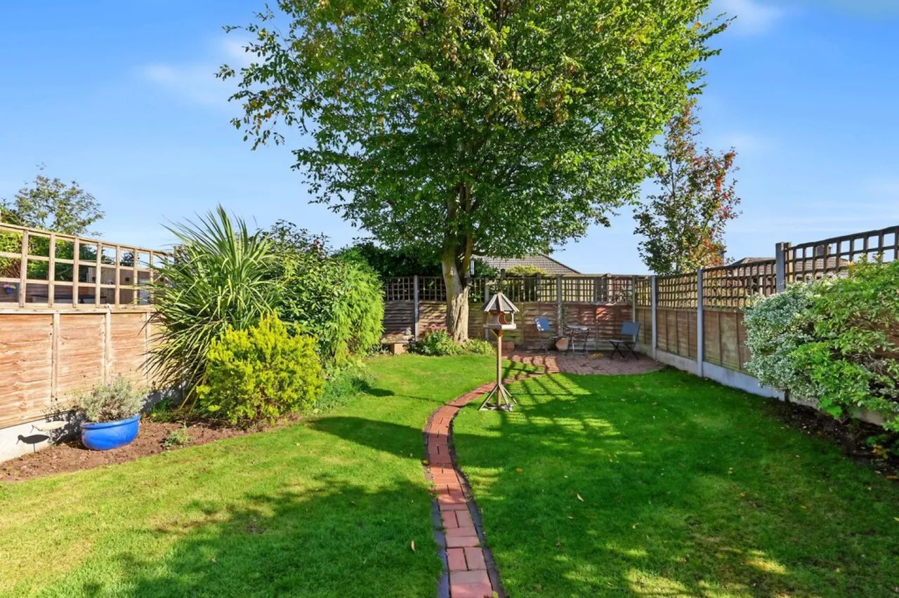 Jasper Close, Newcastle, ST5, photo 31