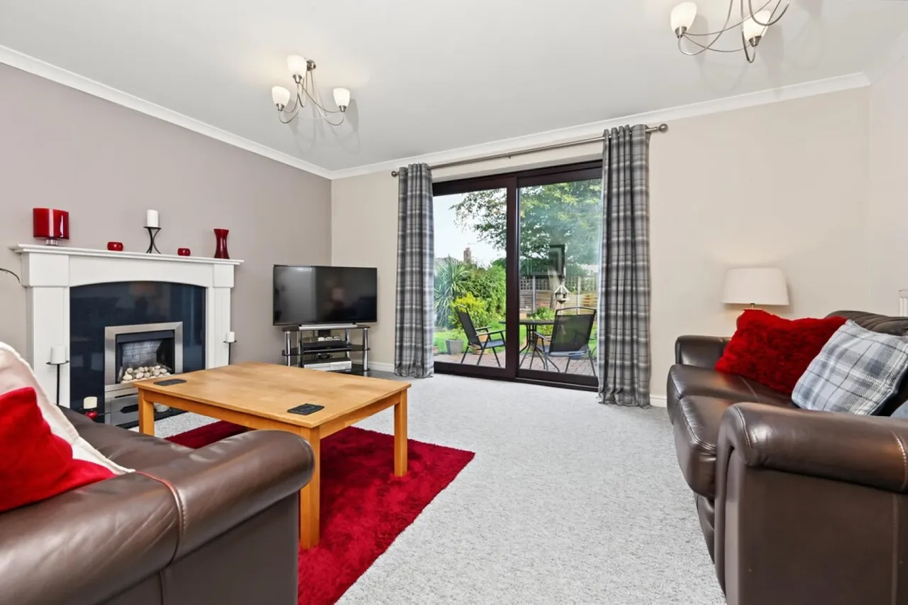 Jasper Close, Newcastle, ST5, photo 2