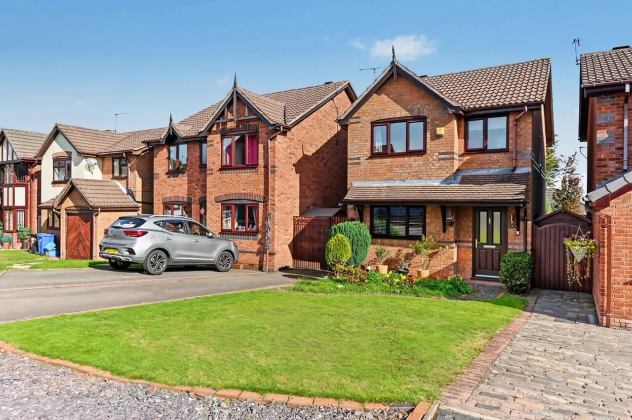 Jasper Close, Newcastle, ST5, photo 25
