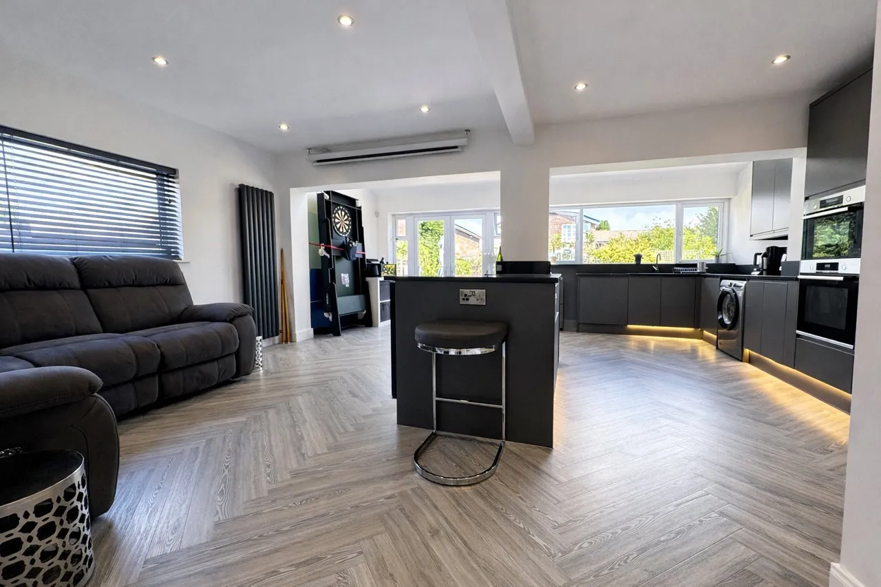 Chester Road, Hazel Grove, Stockport, Greater Manchester, SK7, photo 3