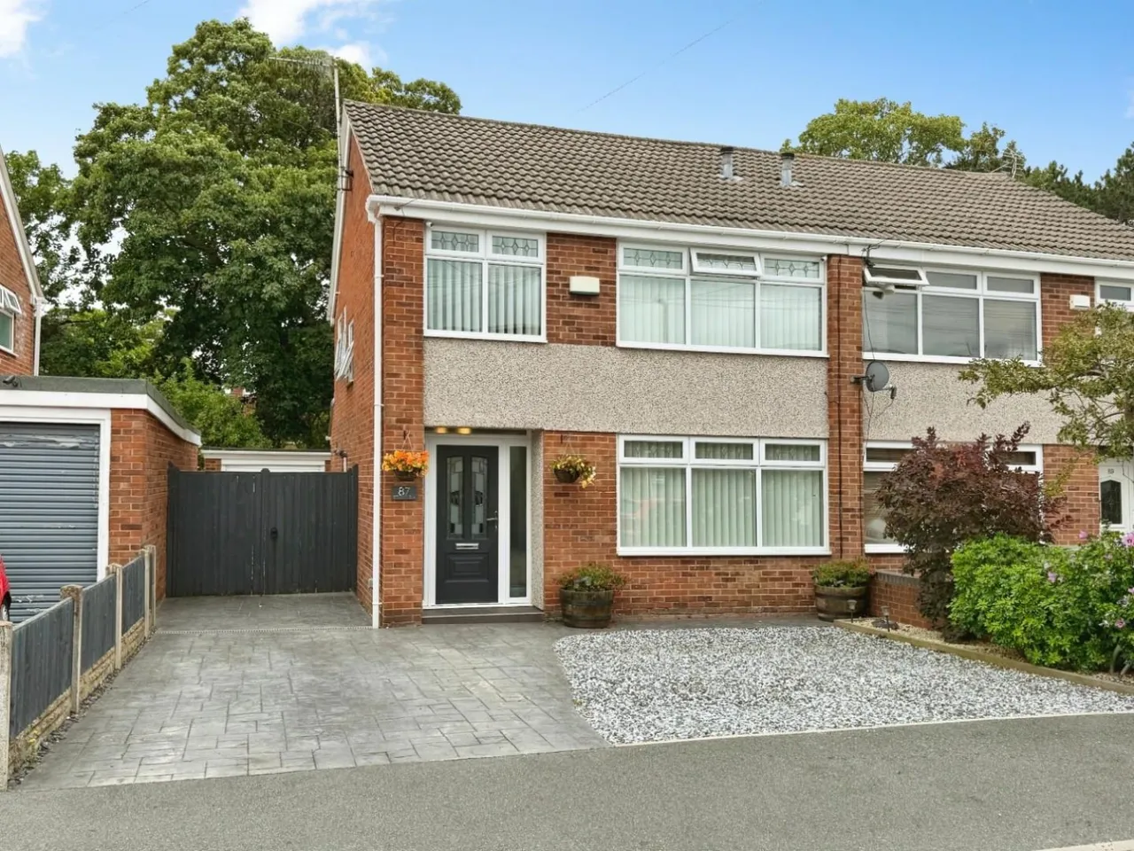3 bed house for sale — Dearnford Avenue, Bromborough