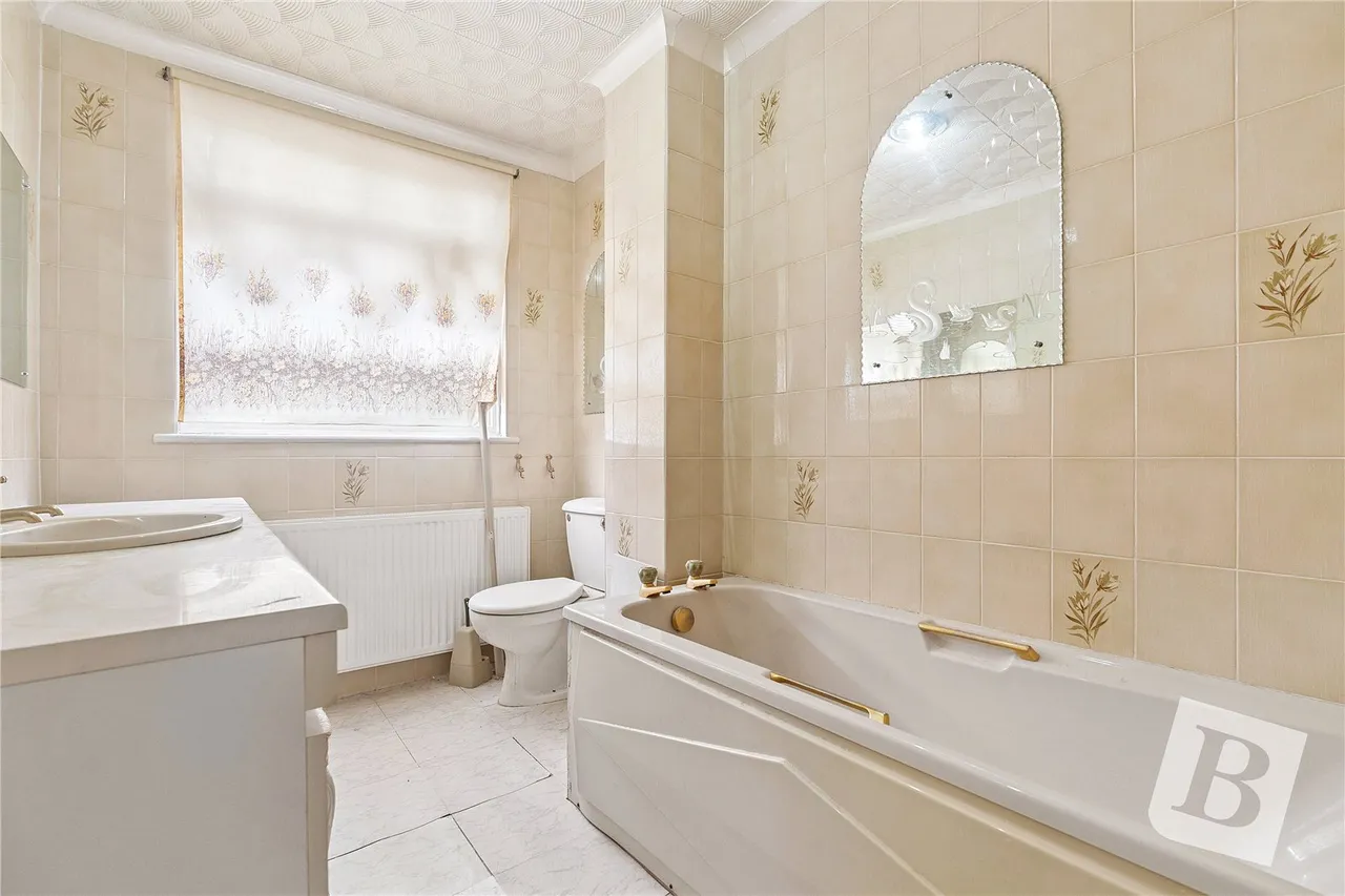 Front Lane, Upminster, RM14, photo 13
