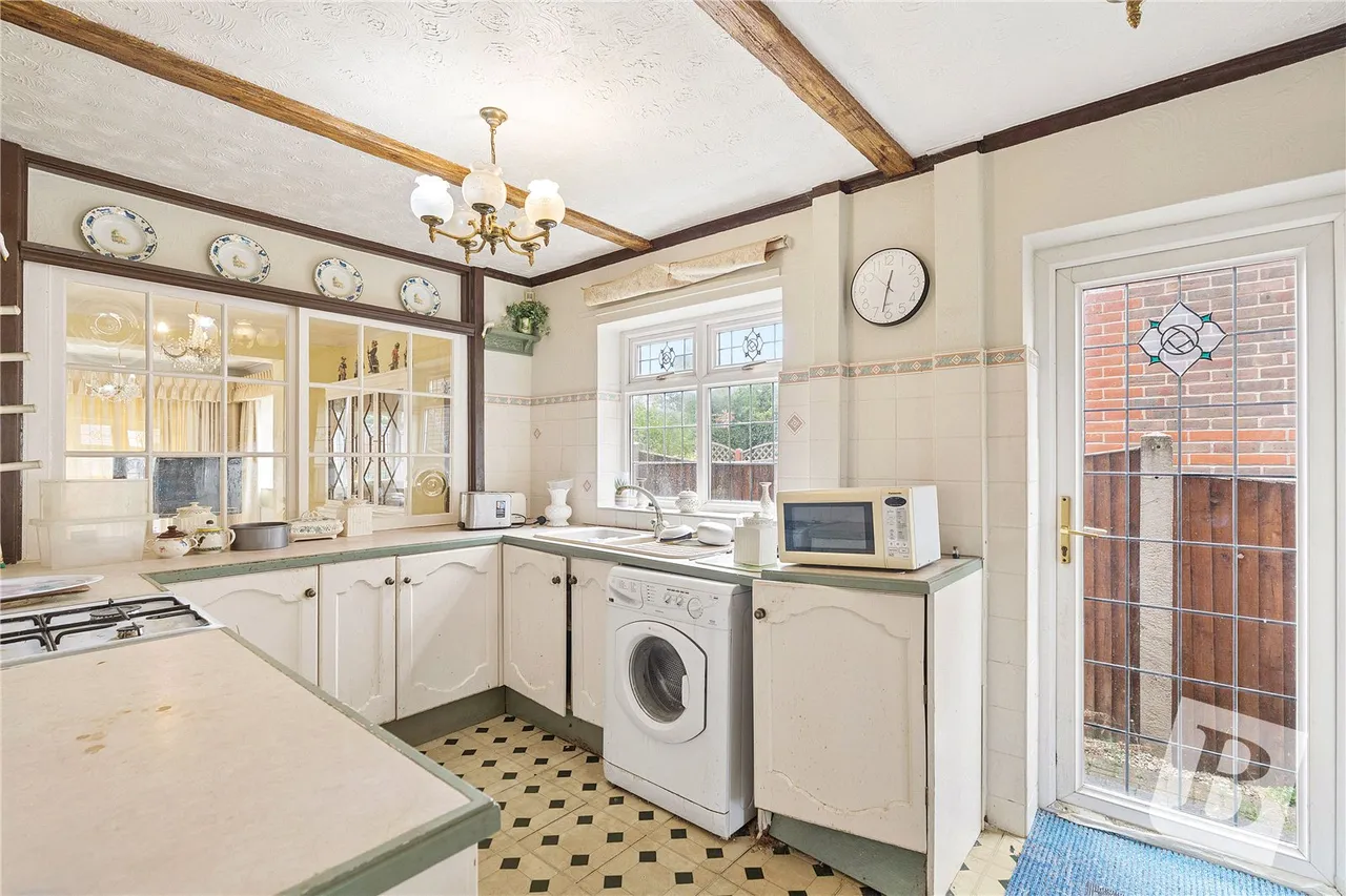 Front Lane, Upminster, RM14, photo 2