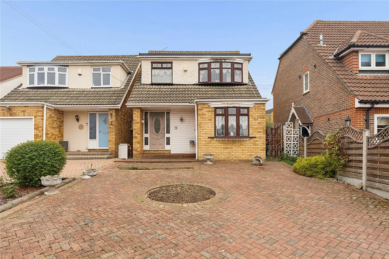 3 bed house for sale, Front Lane, Upminster, RM14