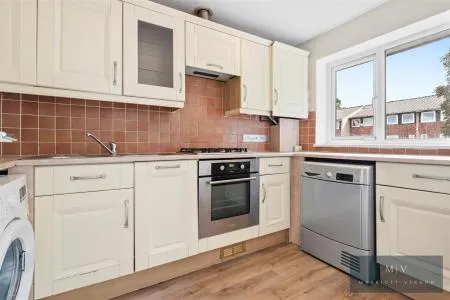 Bardsley Close, Croydon, photo 3