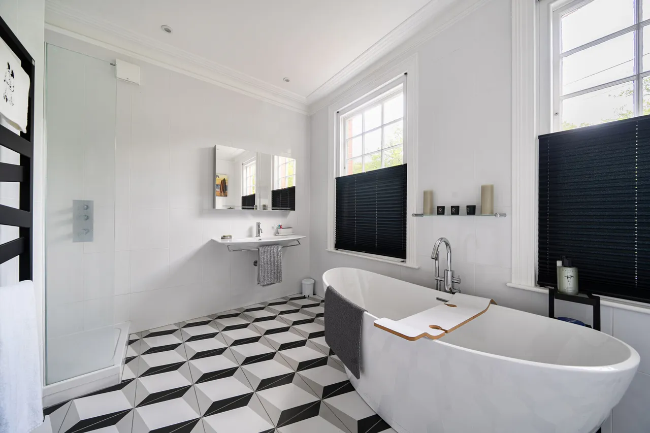 Shire Lane, Chorleywood, WD3, photo 9