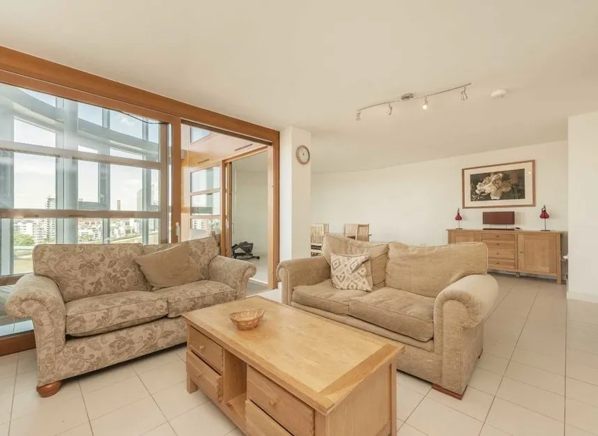 Lombard Road, Battersea, SW11, photo 2