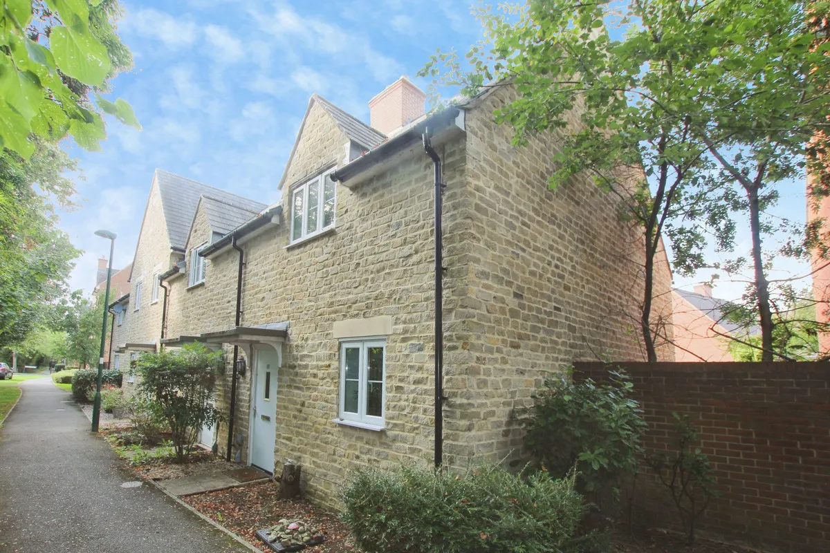 2 bed house for sale, Hayday Close, Yarnton