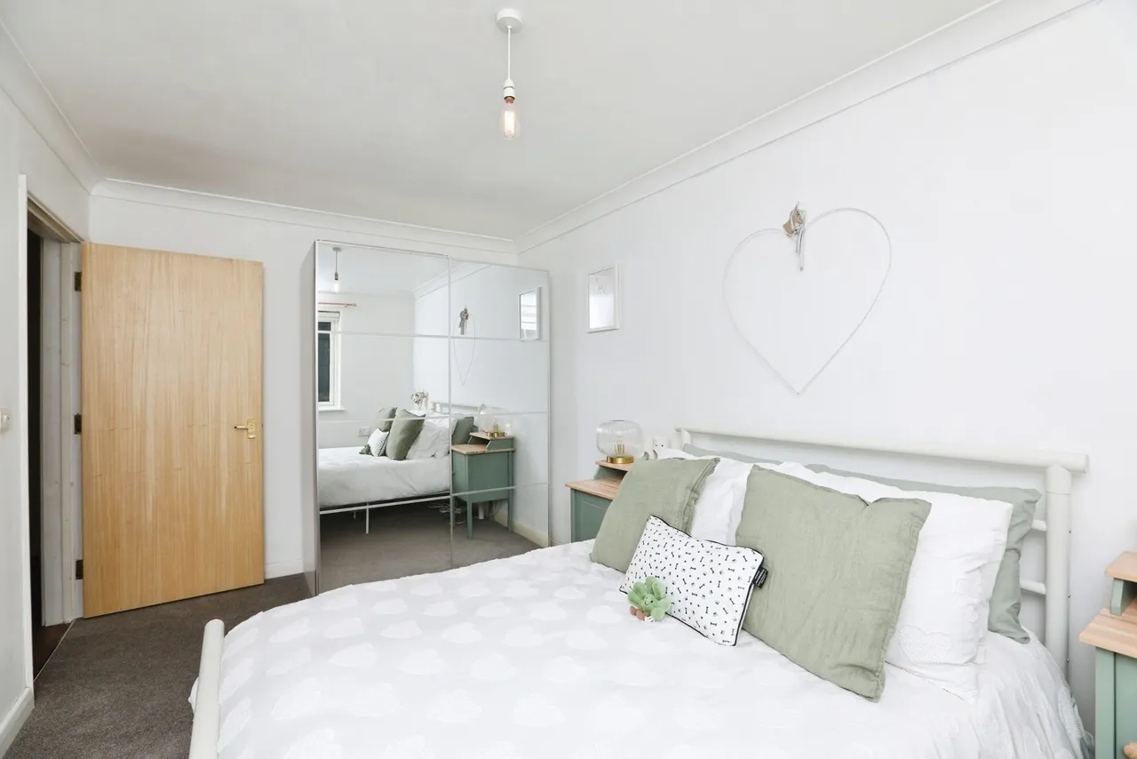 Sandow Place, Kings Hill, West Malling, Kent, ME19, photo 5