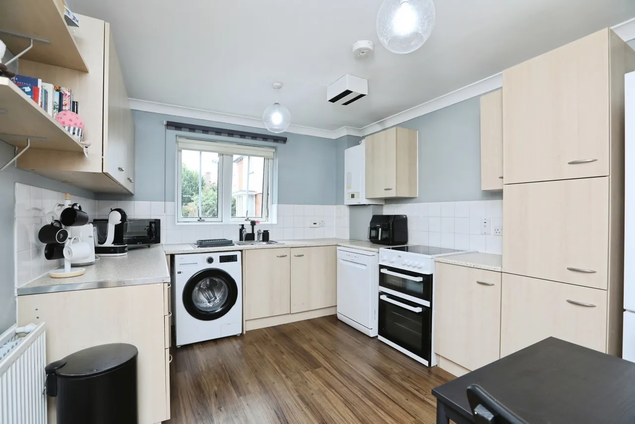 Sandow Place, Kings Hill, West Malling, Kent, ME19, photo 3