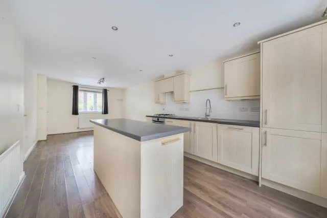 Petronel Road, Aylesbury, HP19, photo 7