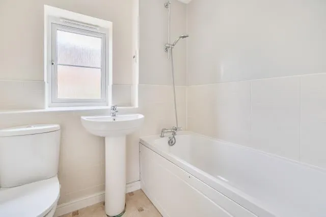 Petronel Road, Aylesbury, HP19, photo 18
