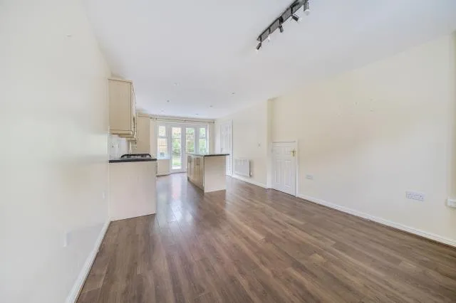 Petronel Road, Aylesbury, HP19, photo 8