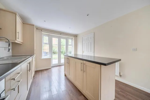 Petronel Road, Aylesbury, HP19, photo 3