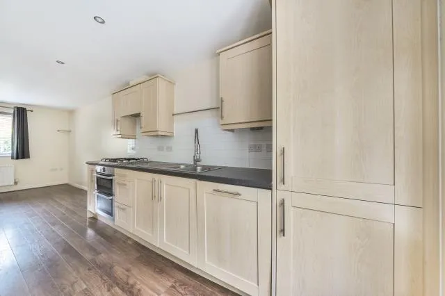Petronel Road, Aylesbury, HP19, photo 5