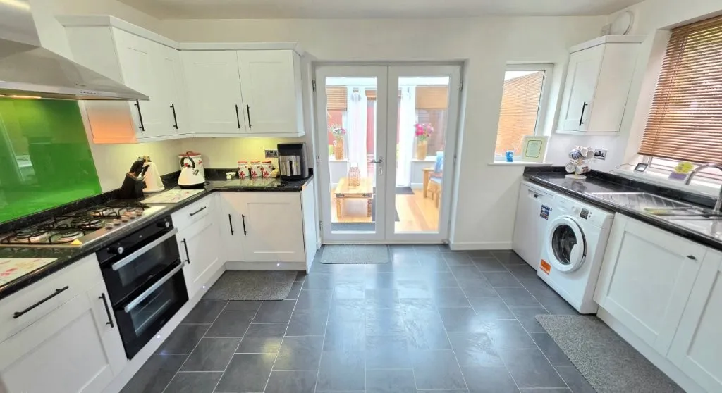 Milton Road, Audenshaw, M34, photo 7
