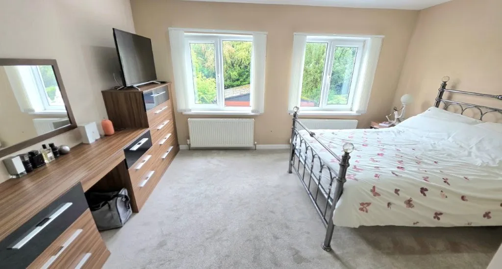 Milton Road, Audenshaw, M34, photo 11