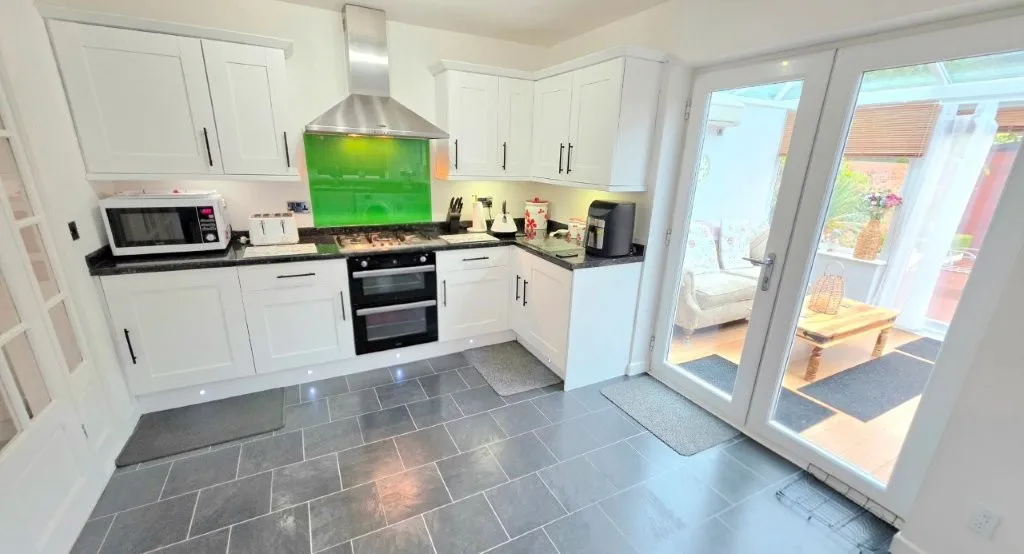 Milton Road, Audenshaw, M34, photo 4