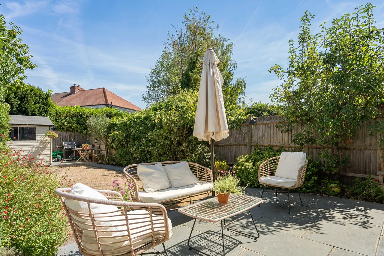 Harvest Road, Englefield Green, TW20, photo 9