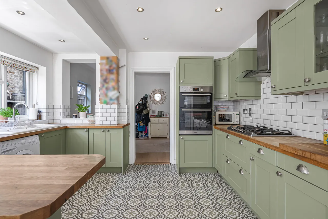 Harvest Road, Englefield Green, TW20, photo 18