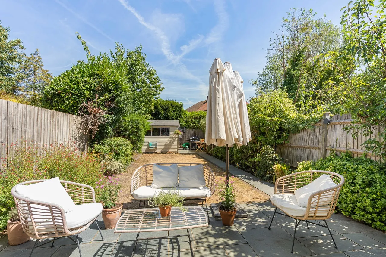Harvest Road, Englefield Green, TW20, photo 34