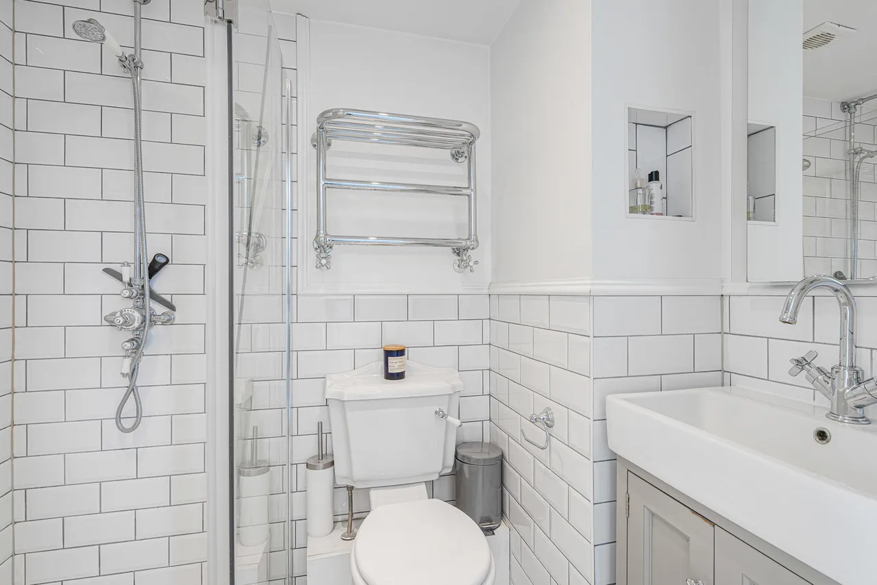 Harvest Road, Englefield Green, TW20, photo 32