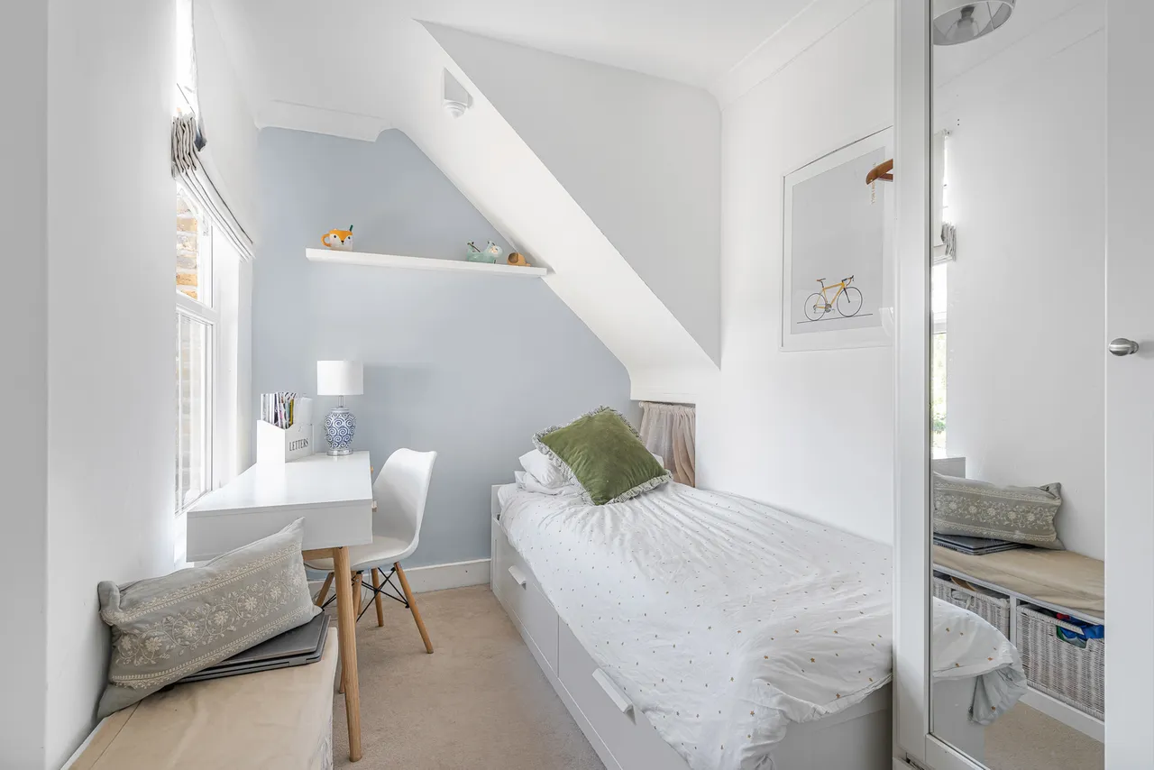 Harvest Road, Englefield Green, TW20, photo 33