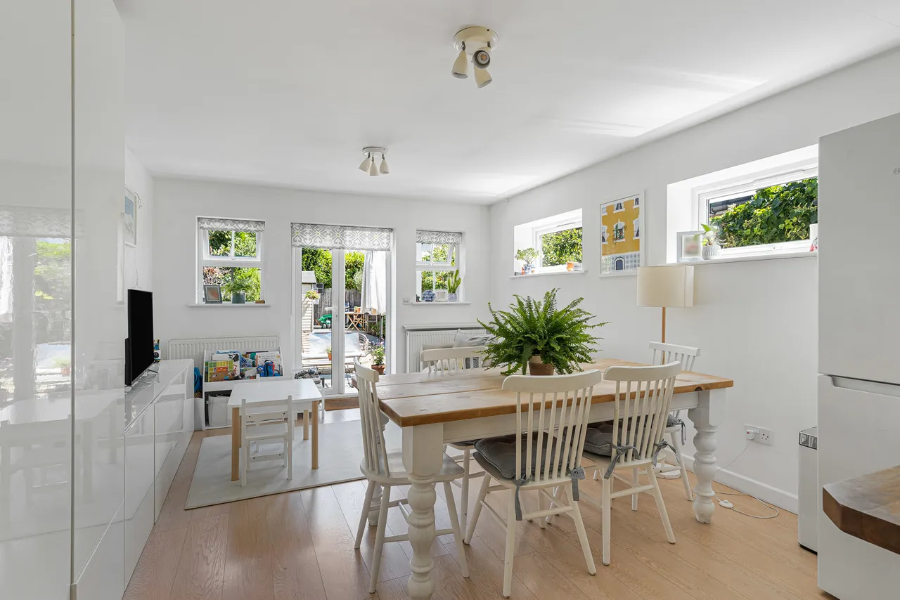 Harvest Road, Englefield Green, TW20, photo 24